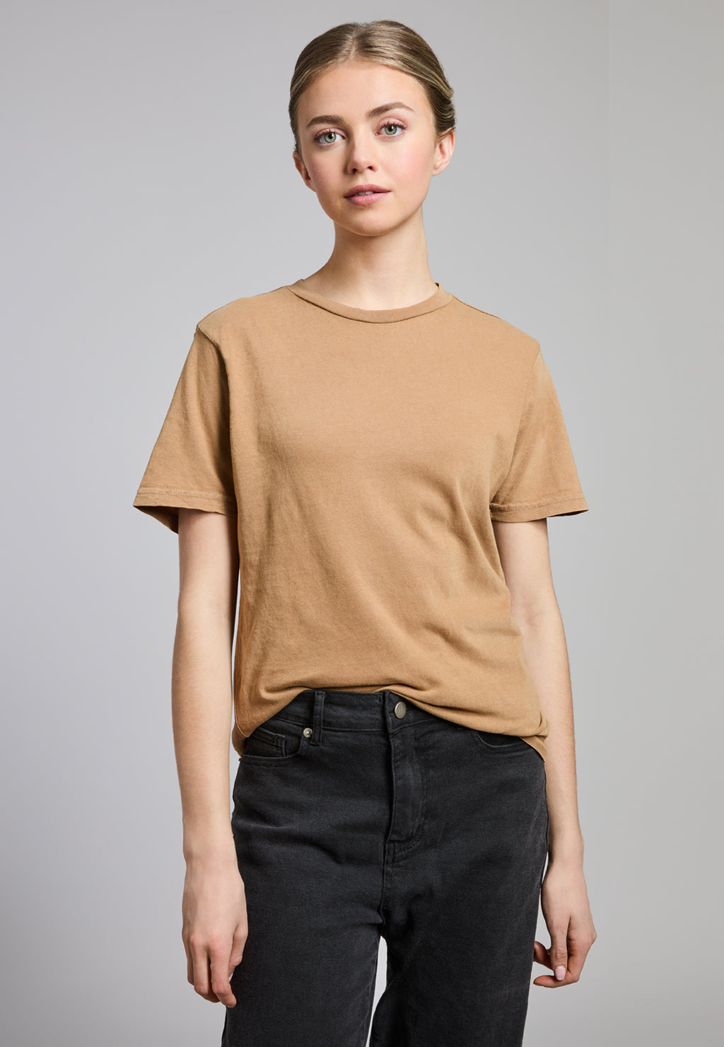 英7” The Techniques Everywhere Everyone  CA19 Camel /00050 Vintage Tee – Lane Seven Apparel